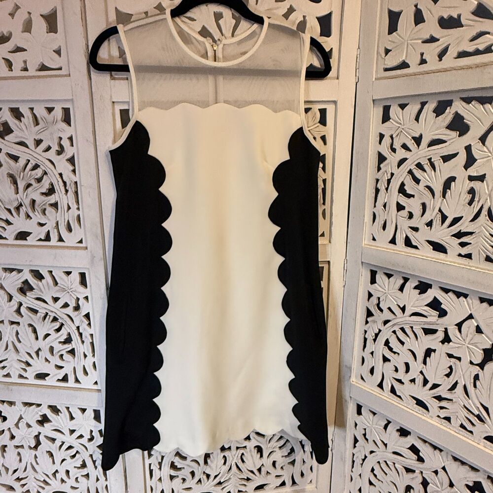 Nicole Miller Dress Black and white scalloped Size 6 New With tags